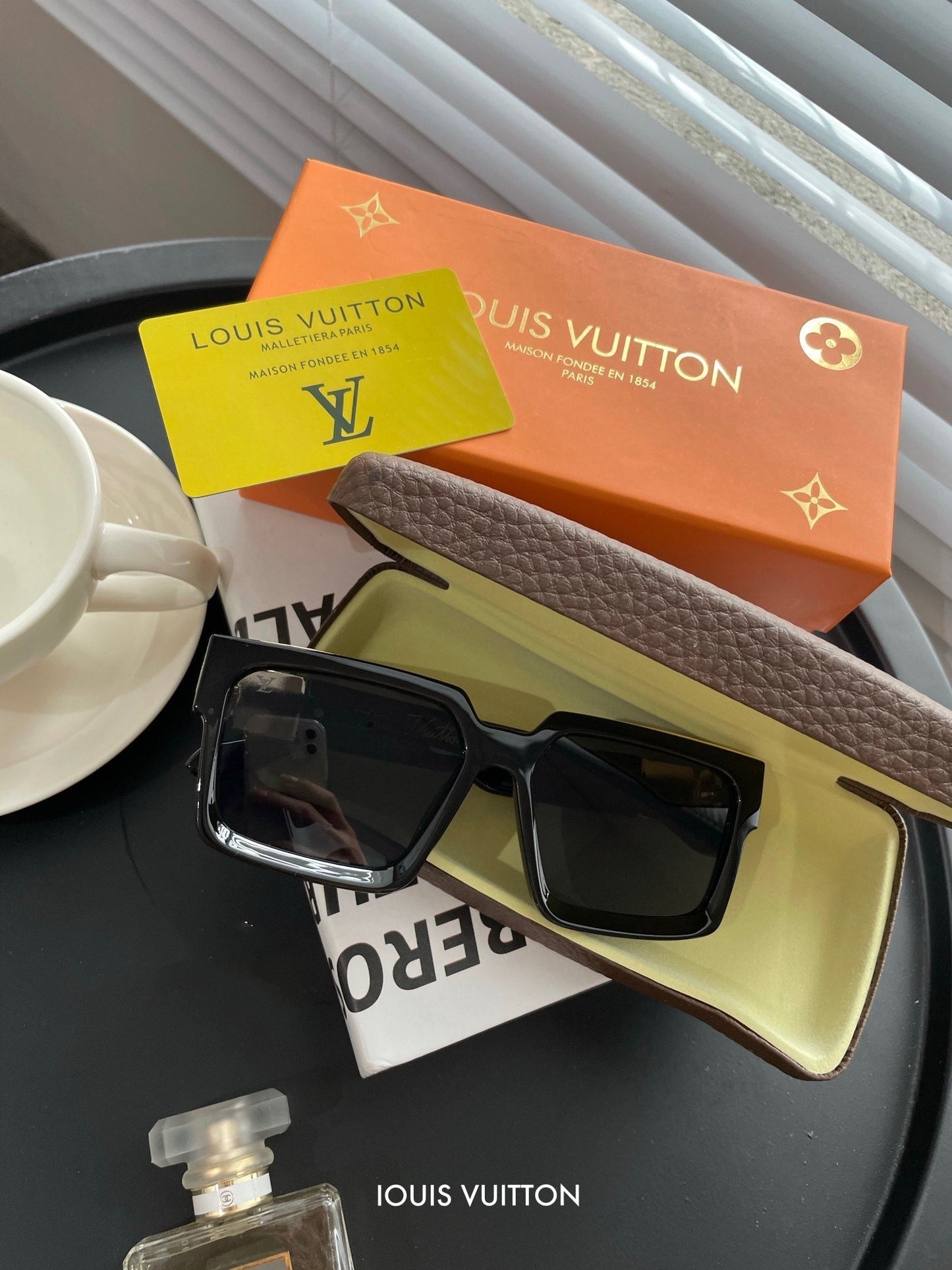 Packaged VL Sunglasses with Texture