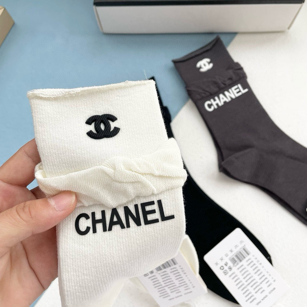 【Three pairs in one box】🌟Mid-calf socks