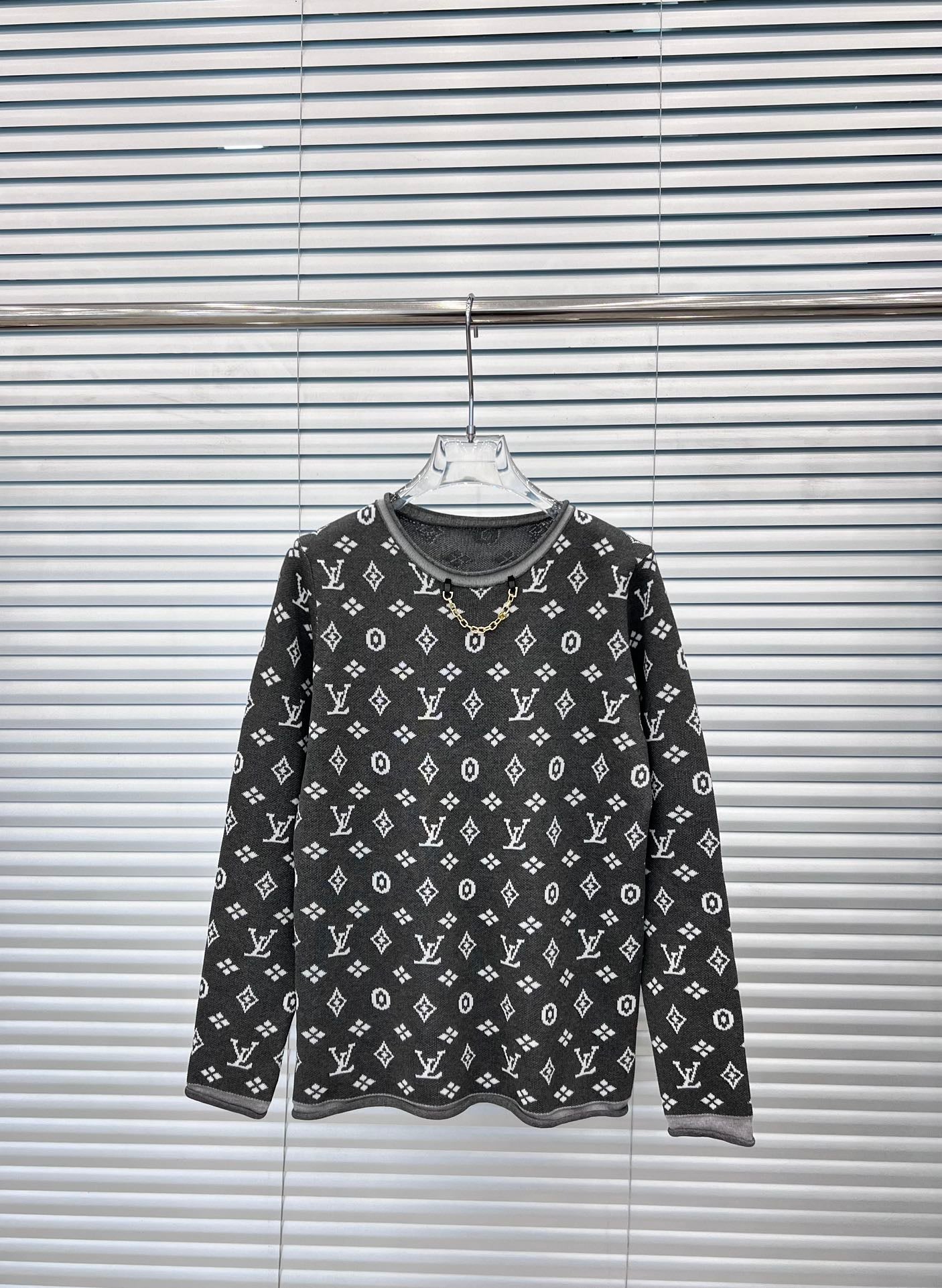 🔥🔥🔥 Presbyopic metal design sweater