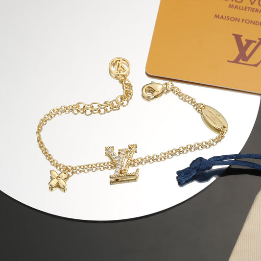 Diamond logo bracelet