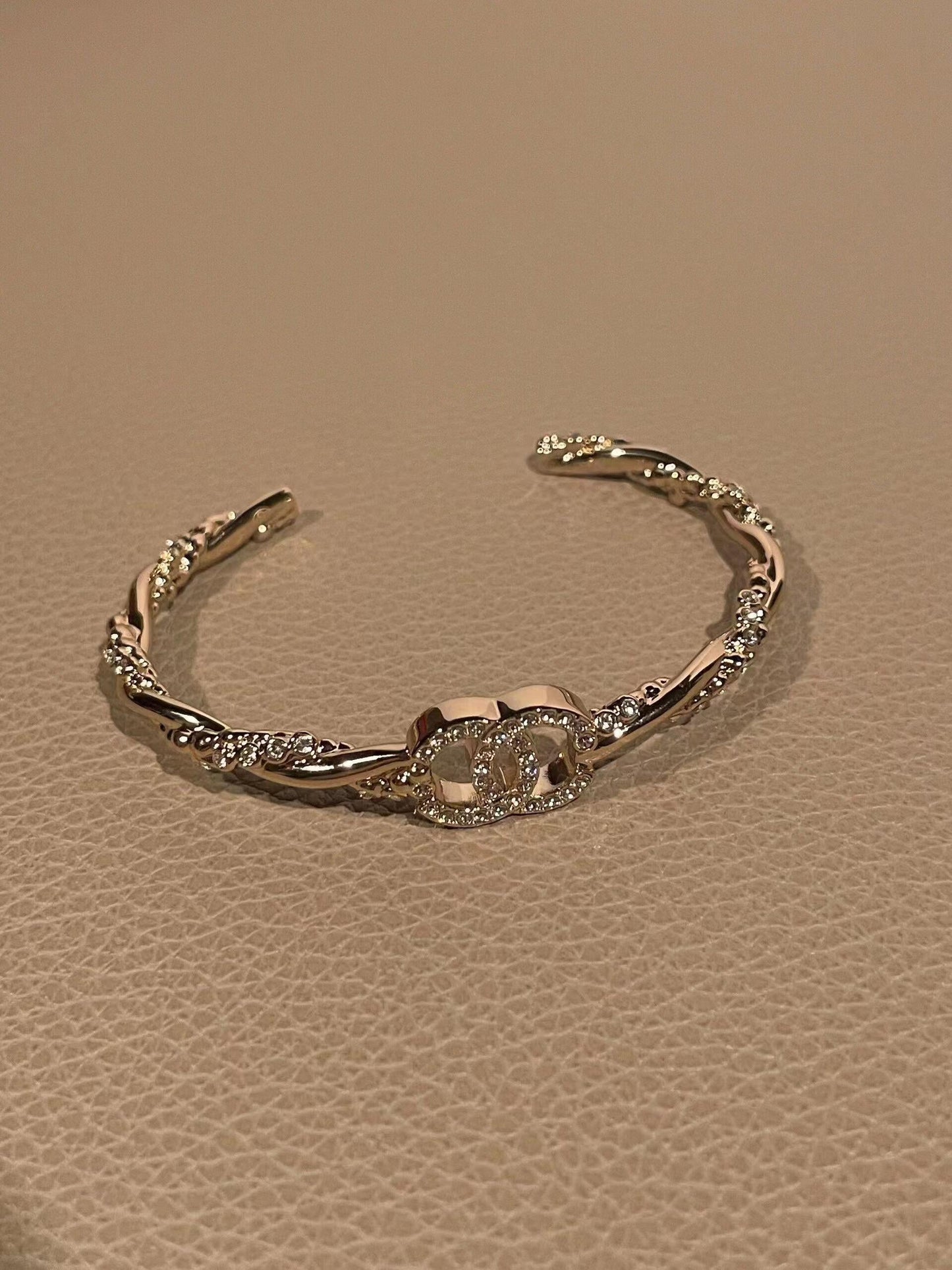 new semi-closed thin diamond bracelet