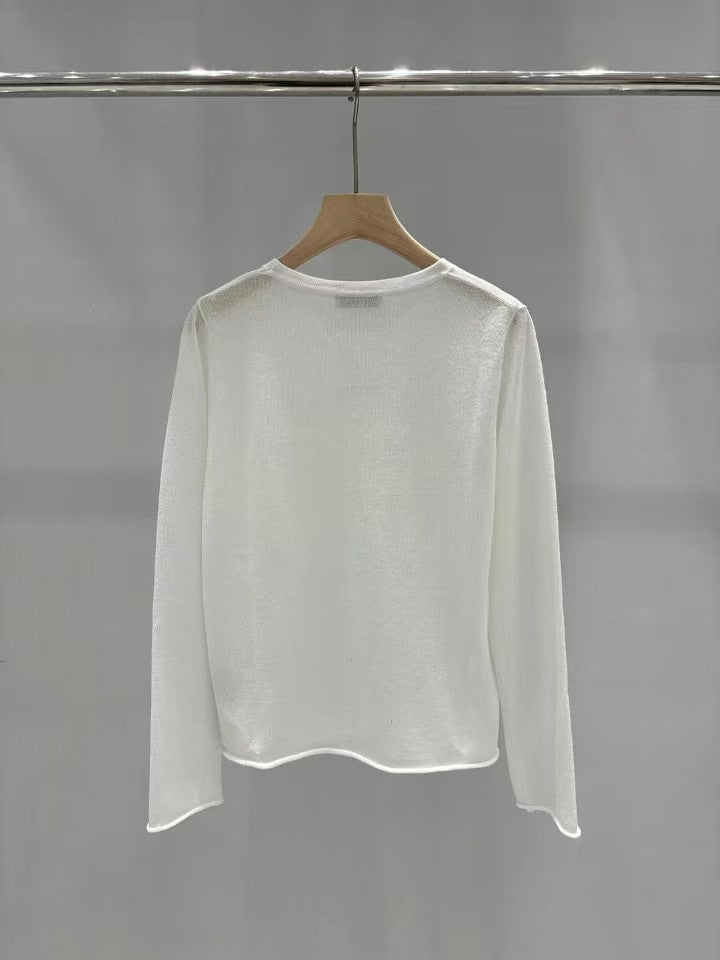 New knitted long sleeve top