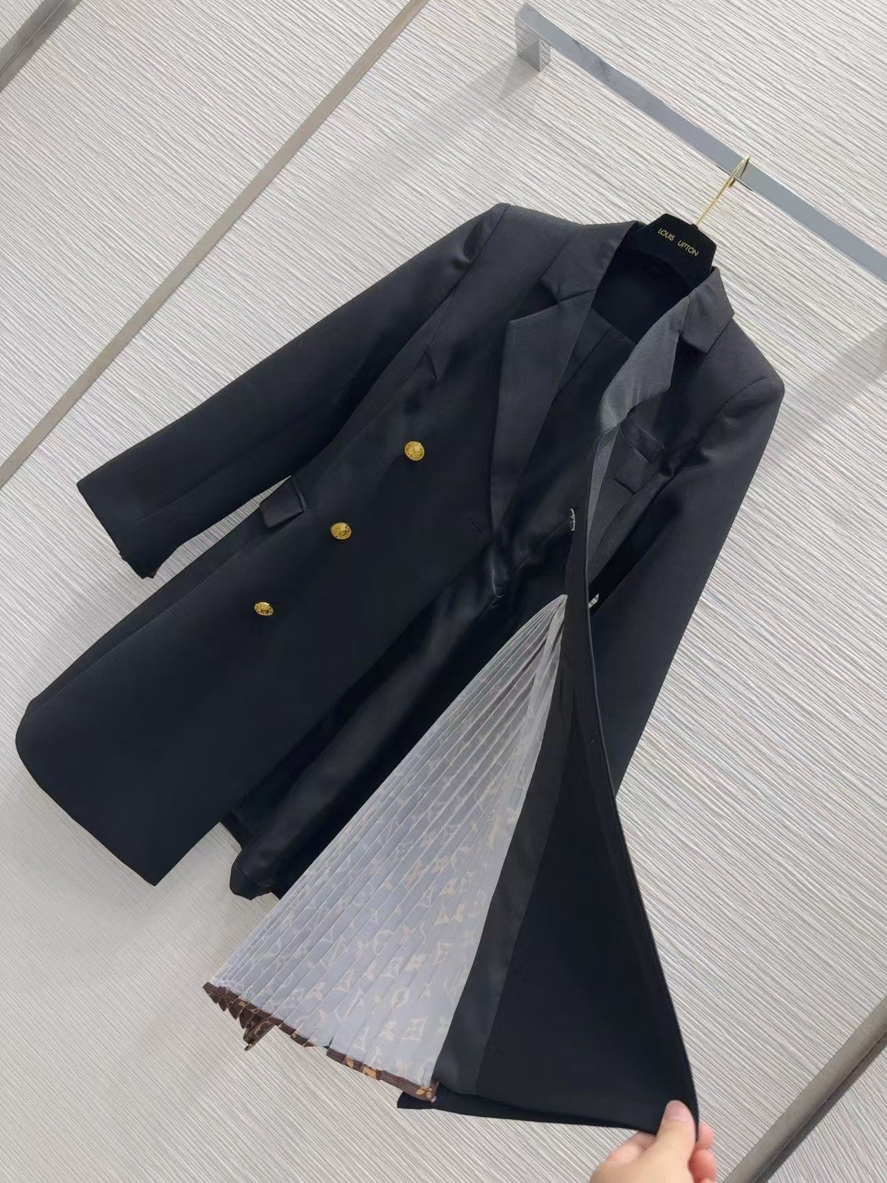 L new classic pleated single-sided coat