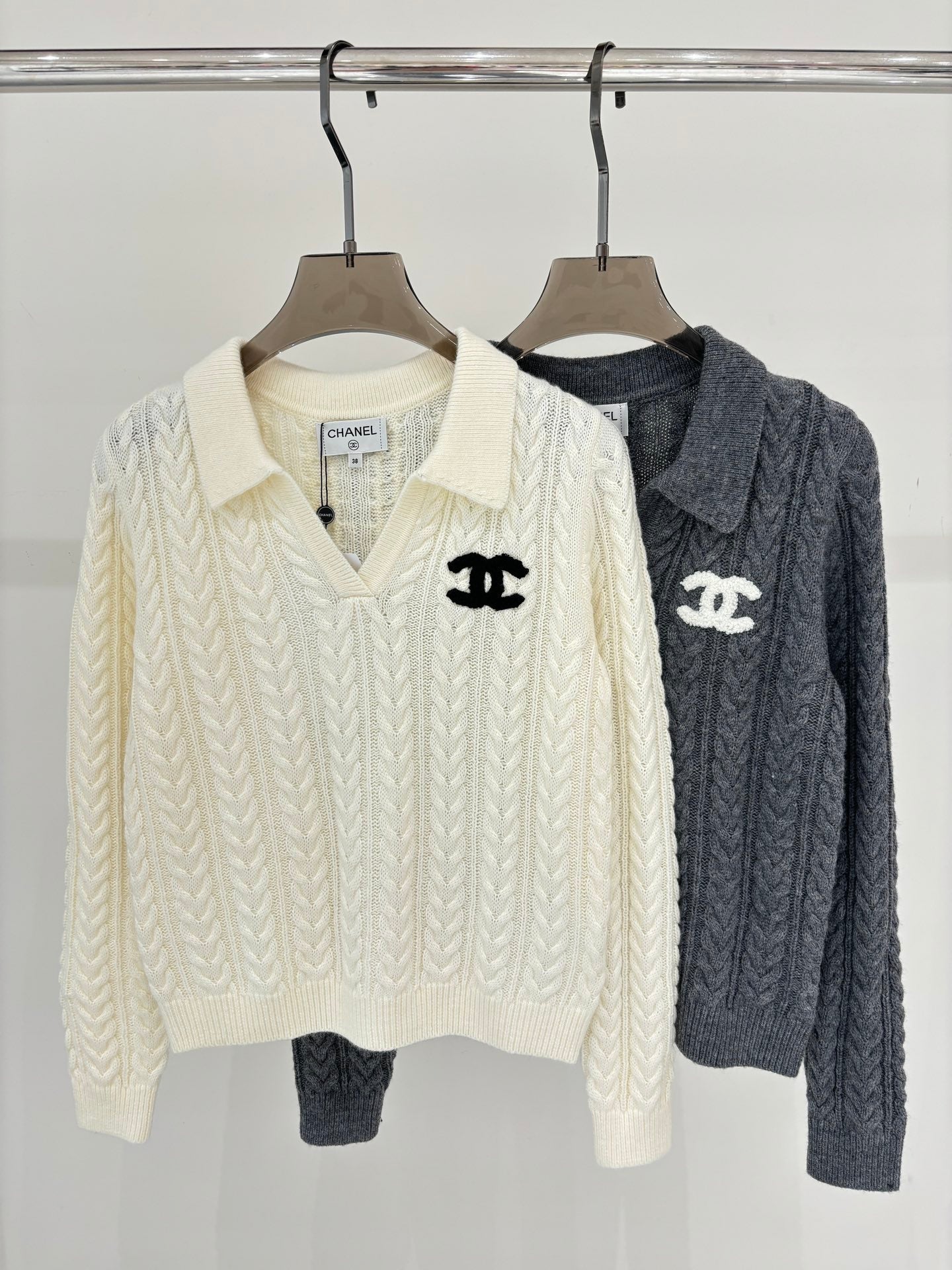 Autumn and winter new lapel three-dimensional logo jacquard simple loose knit top!