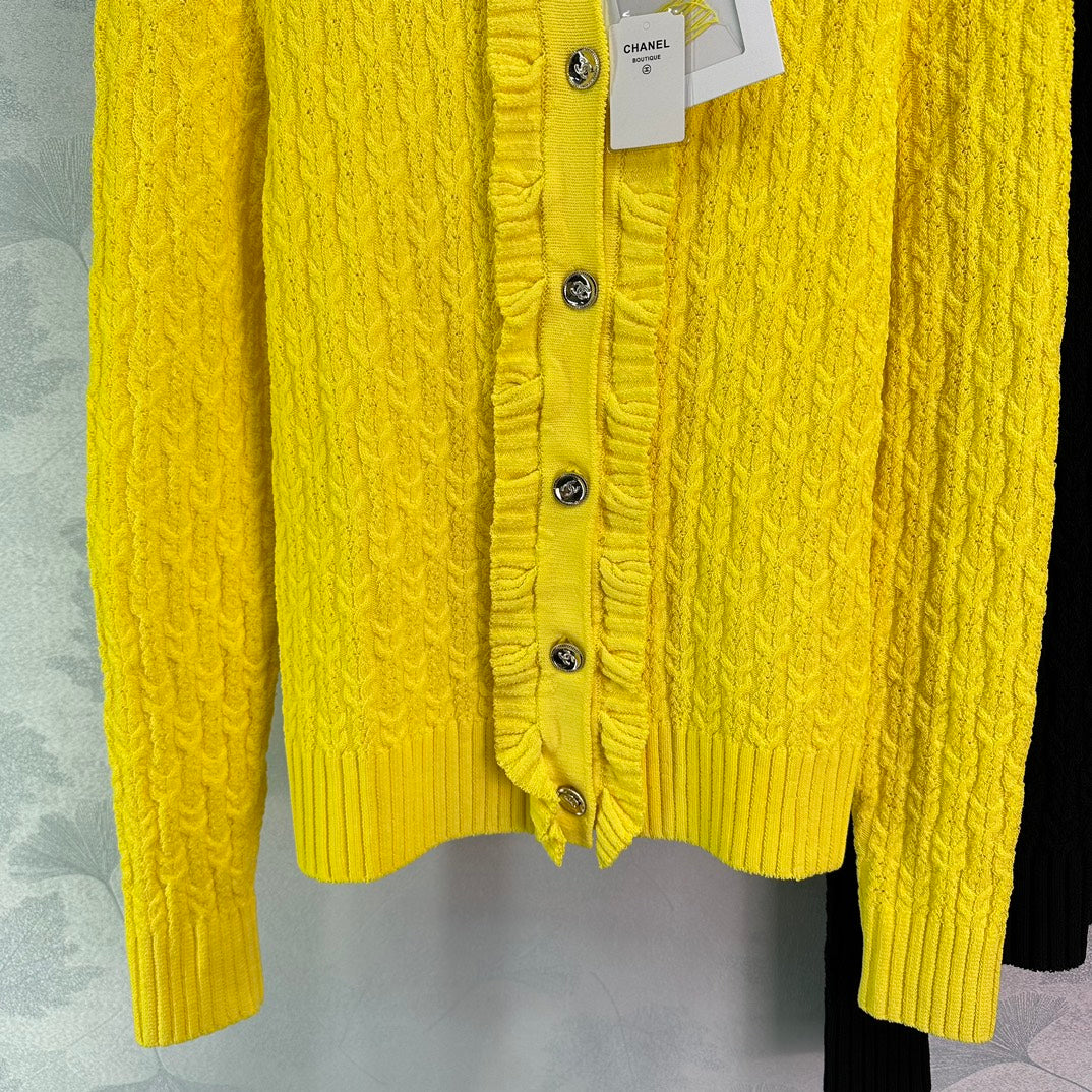 Early spring new knitted cardigan