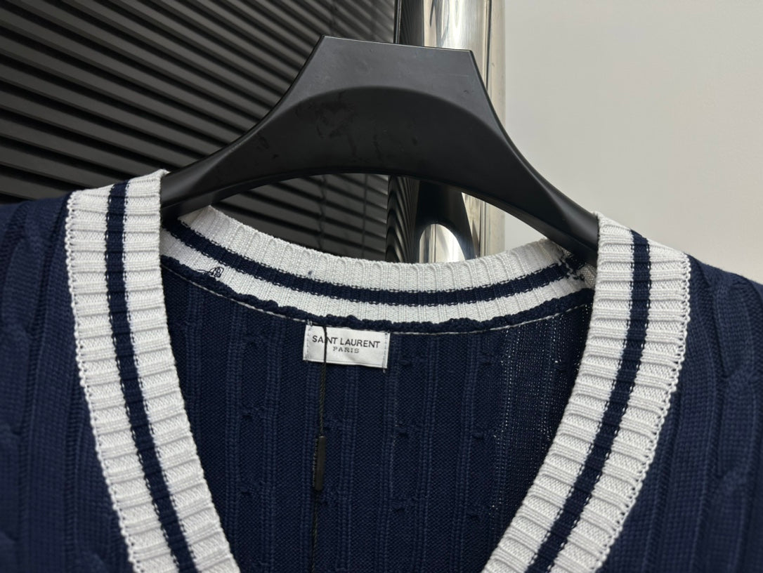 Knitted cardigan