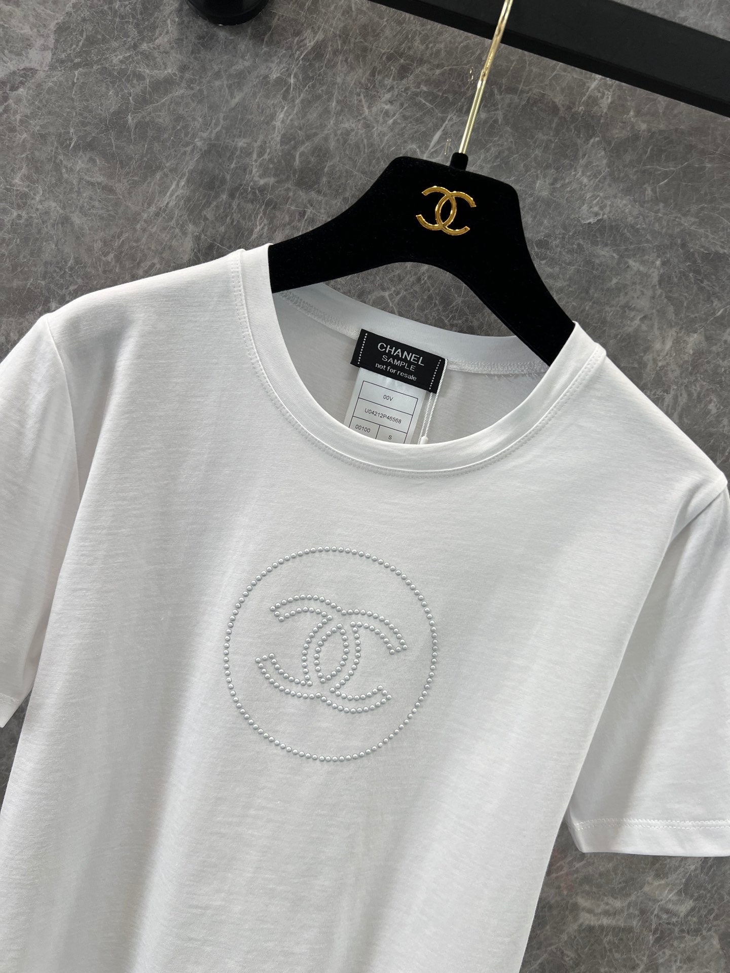 Basic short-sleeved T-shirt with hot diamond logo