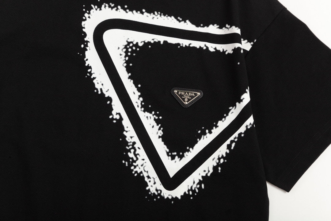 Letter ink triangle logo print