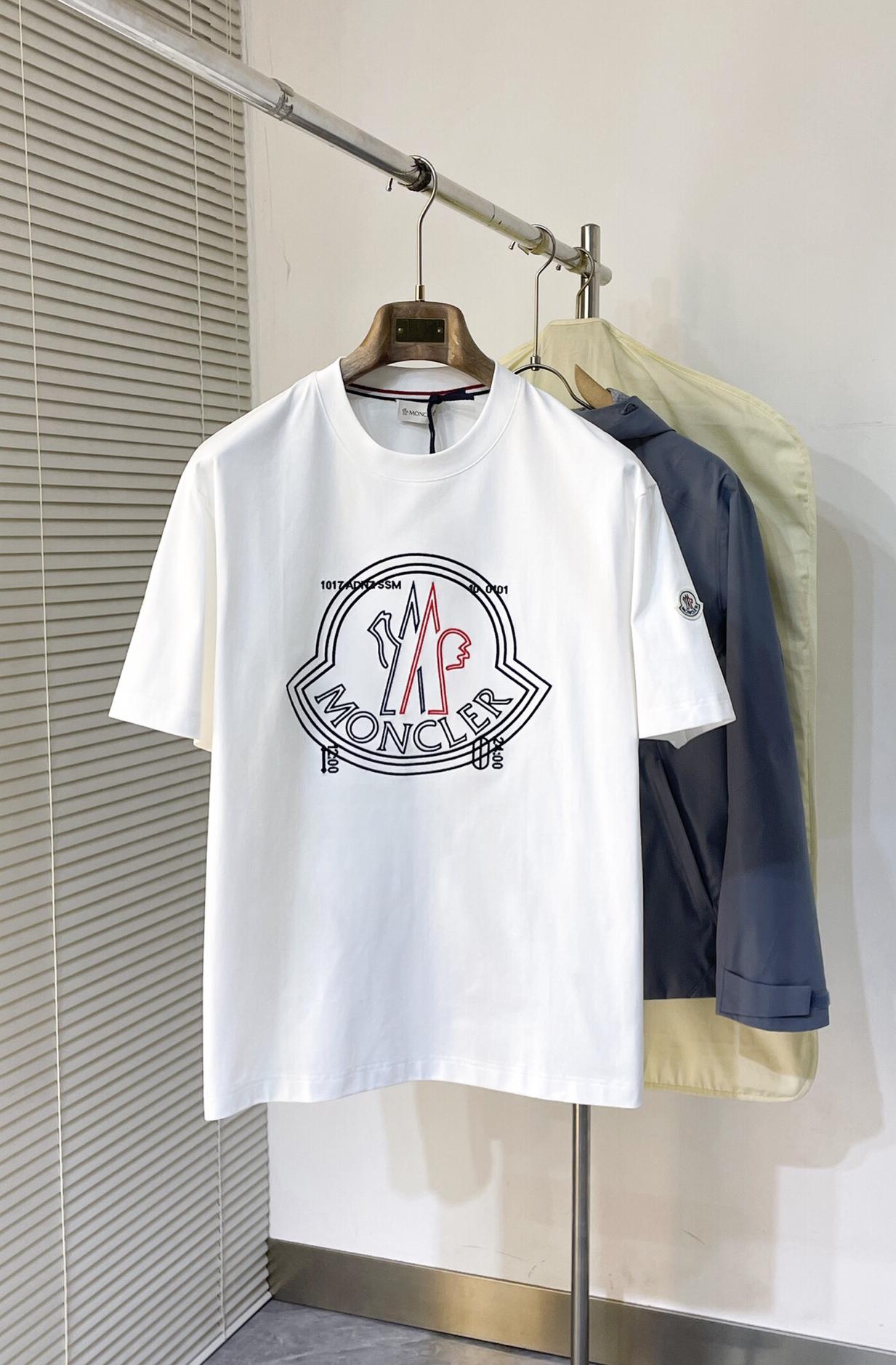 Mon Spring/Summer new metal logo on chest t-shirt