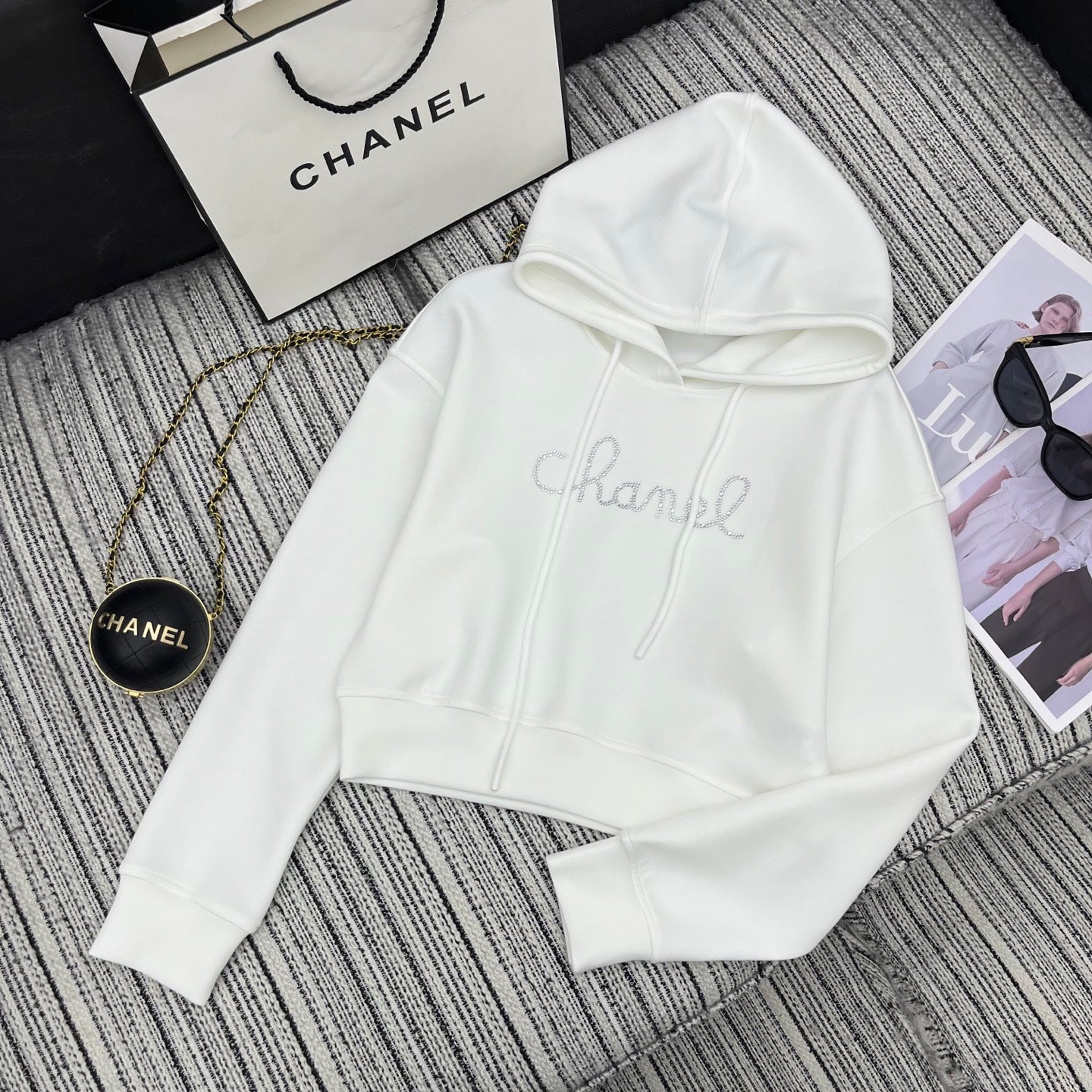 New style letter hot diamond hooded short sweatshirt + skirt suit