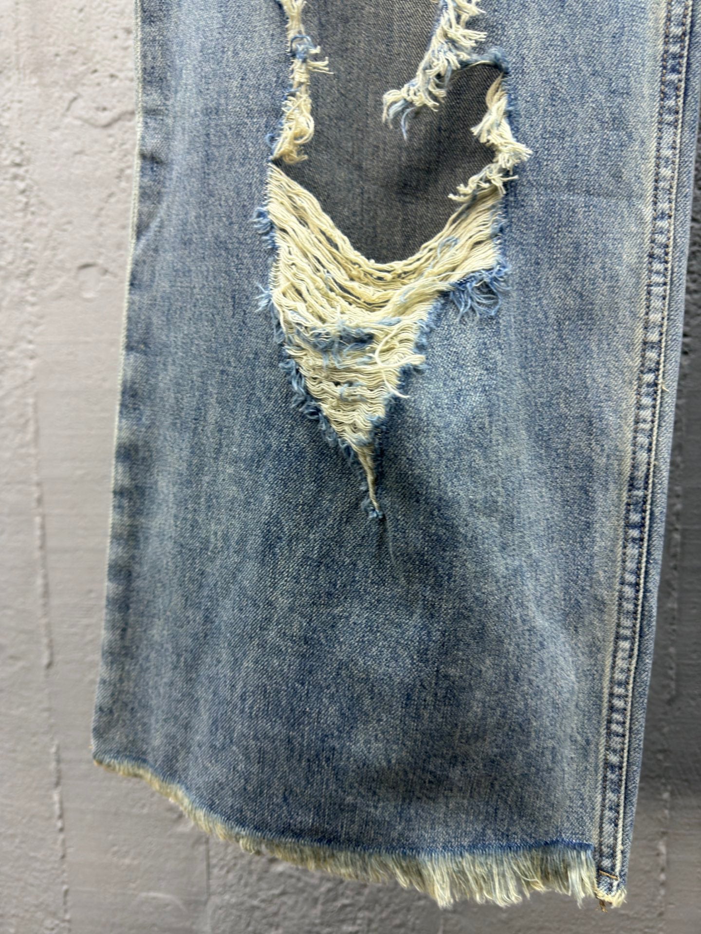 Big hole damaged jeans