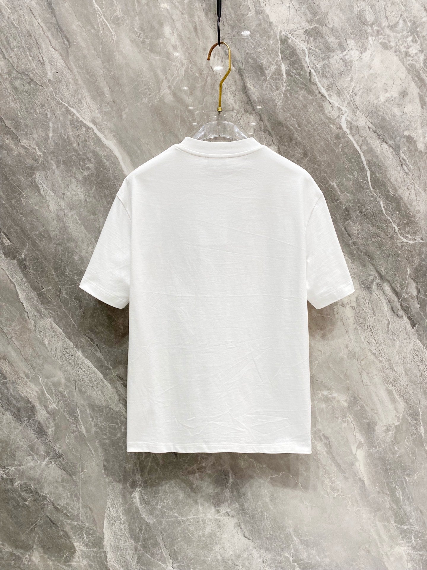 round neck t-shirt