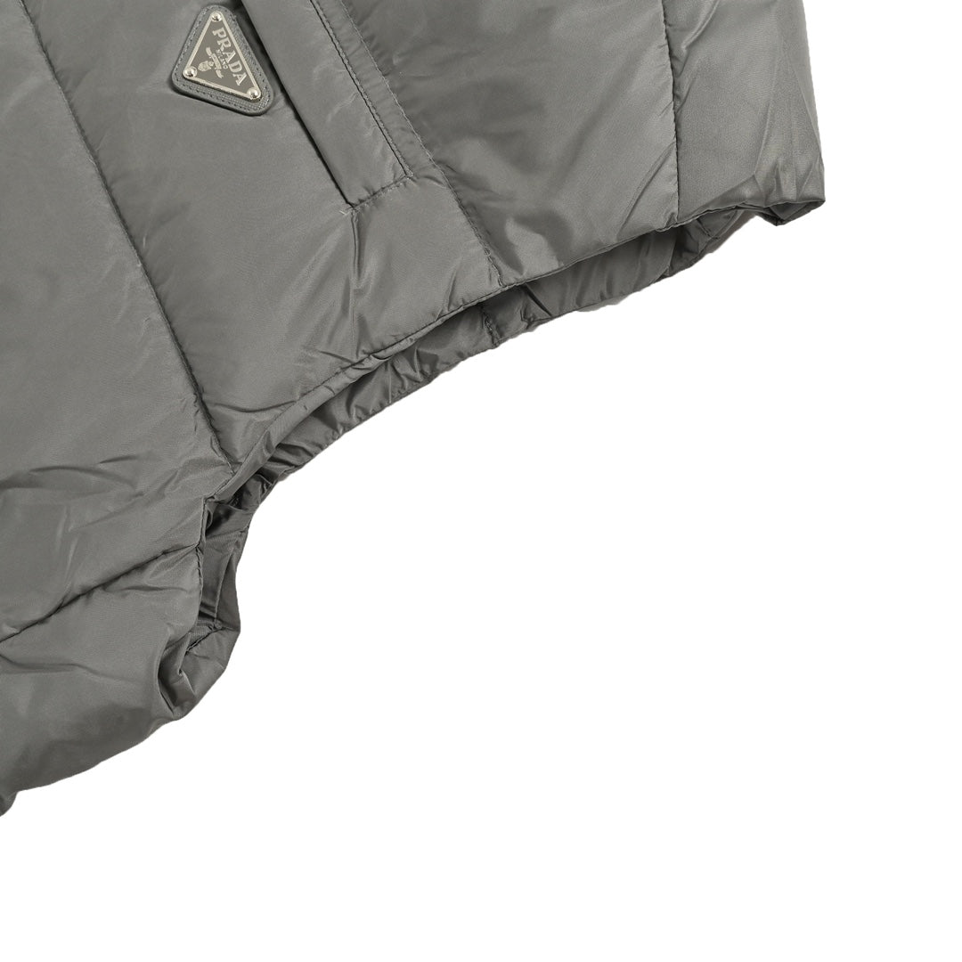 Classic triangle down vest