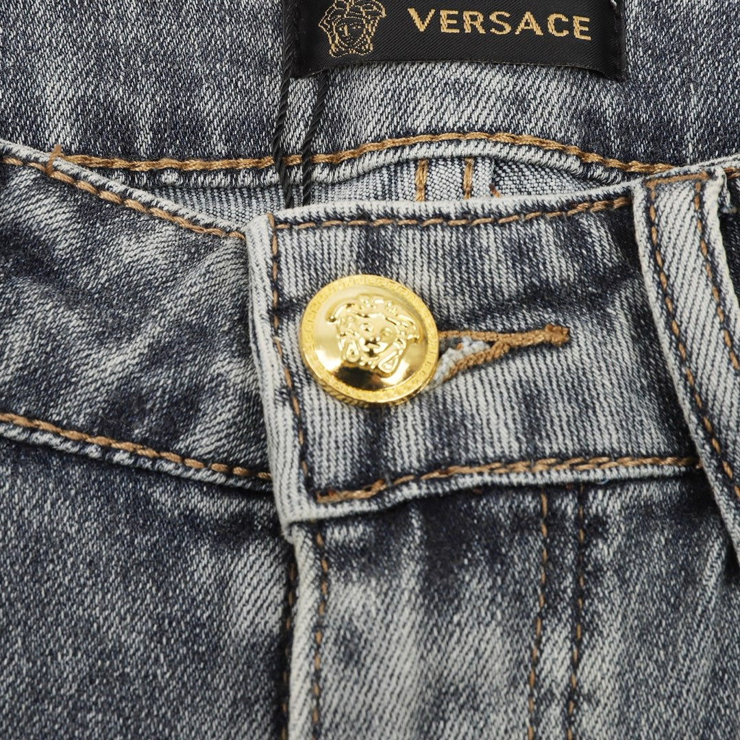 Vers embroidered jeans