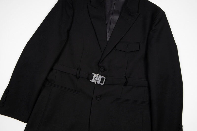 D's season change features tactical buckle coats