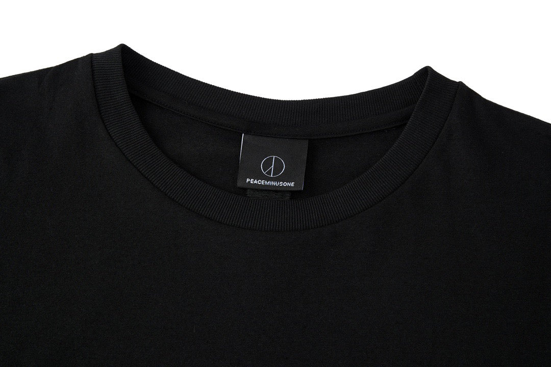 Knitted T-shirt with simple logo