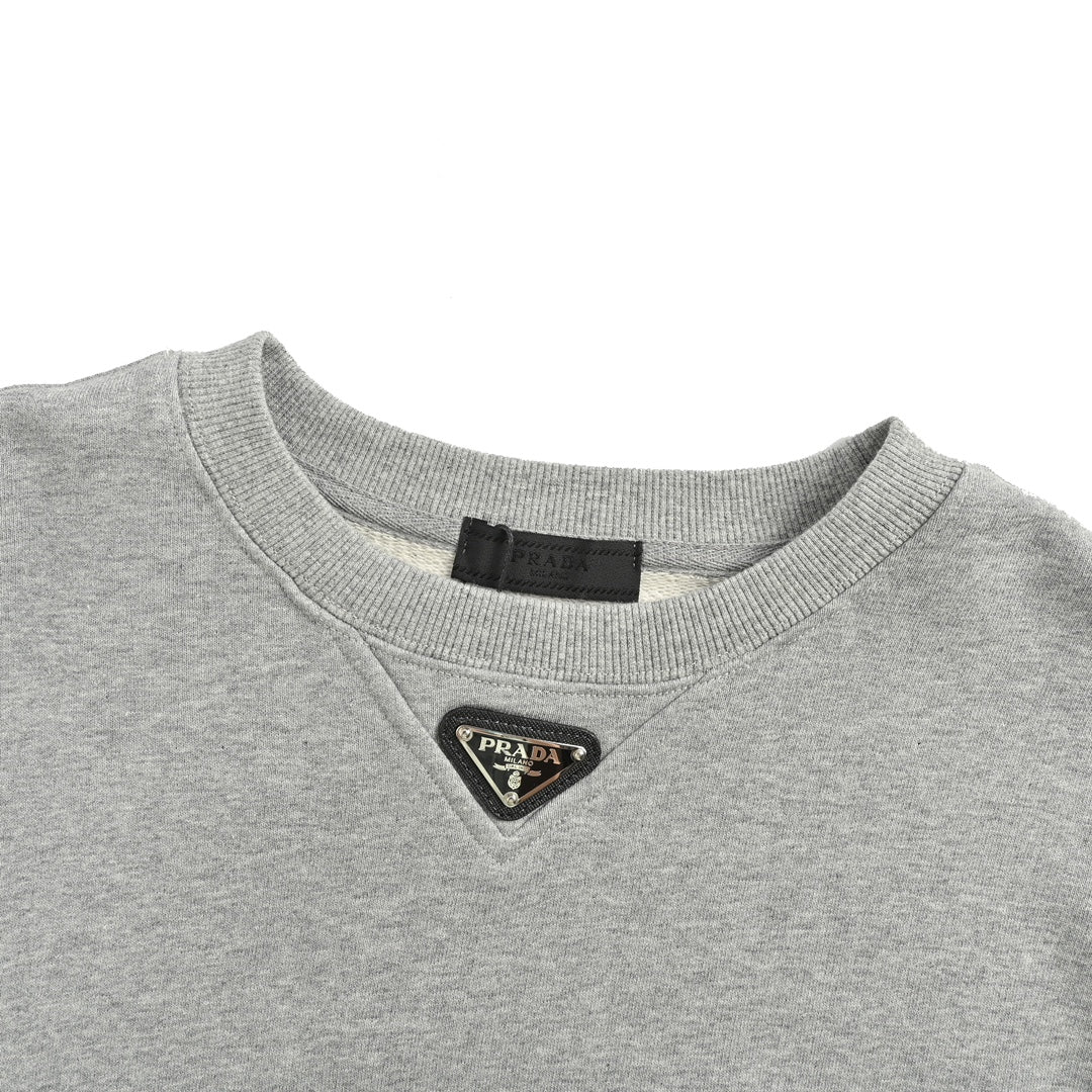 Round neck sweatshirt with triangle logo