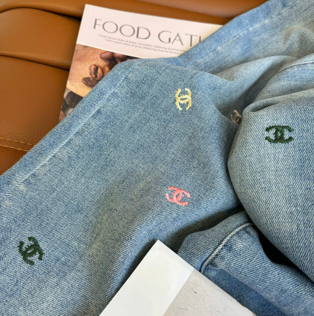 Embroidered straight jeans