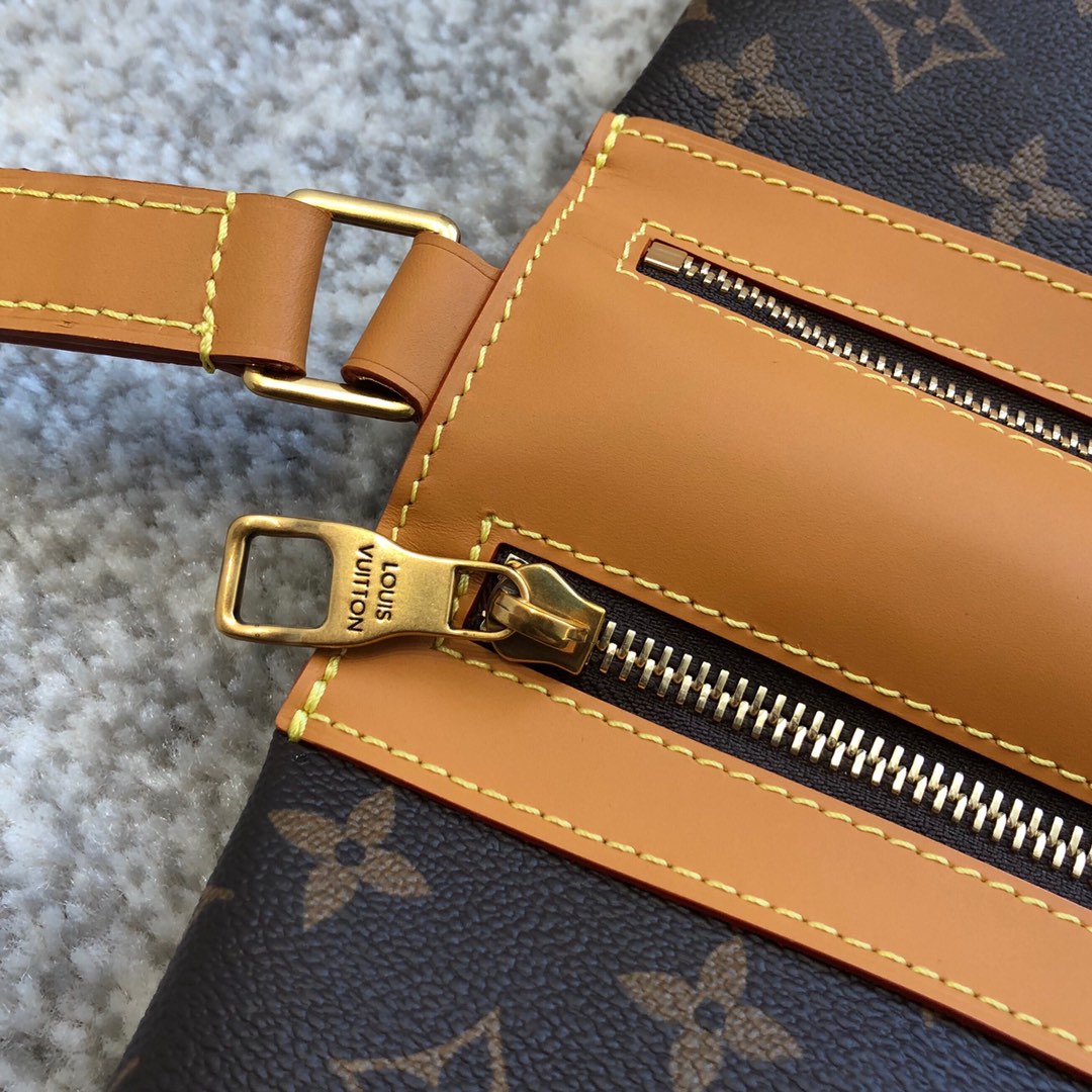 L's Crossbody Bag 0041