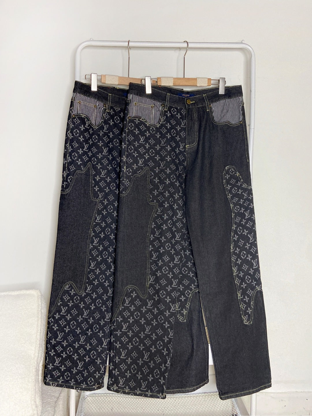 L's Cutting Logo Patterns Pants