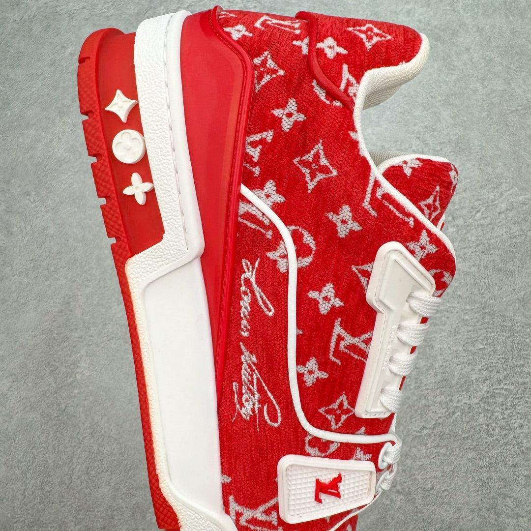 L's Red All Over Logo Confortable Sneakers