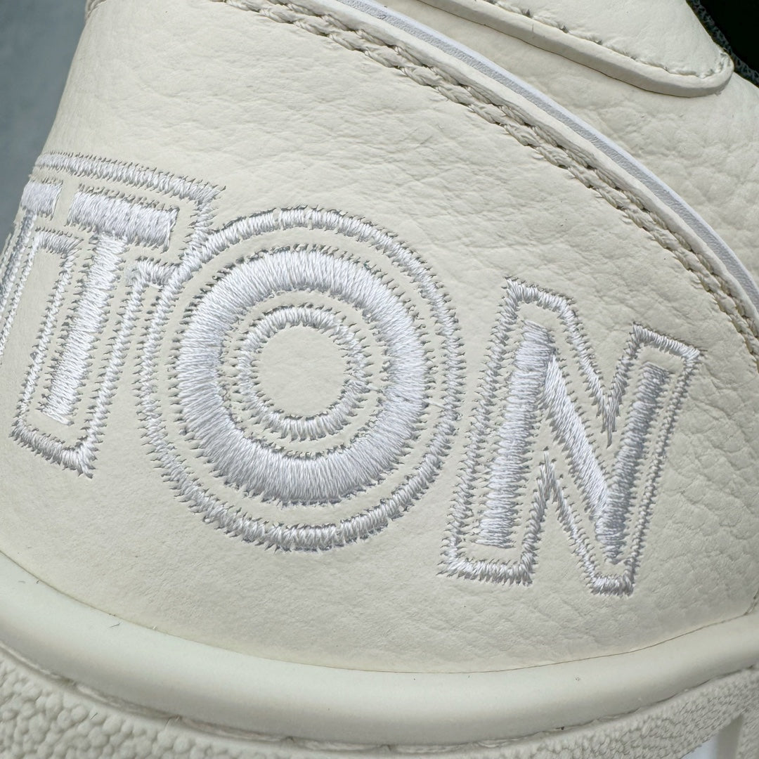 L's White Leather Confortable Sneakers