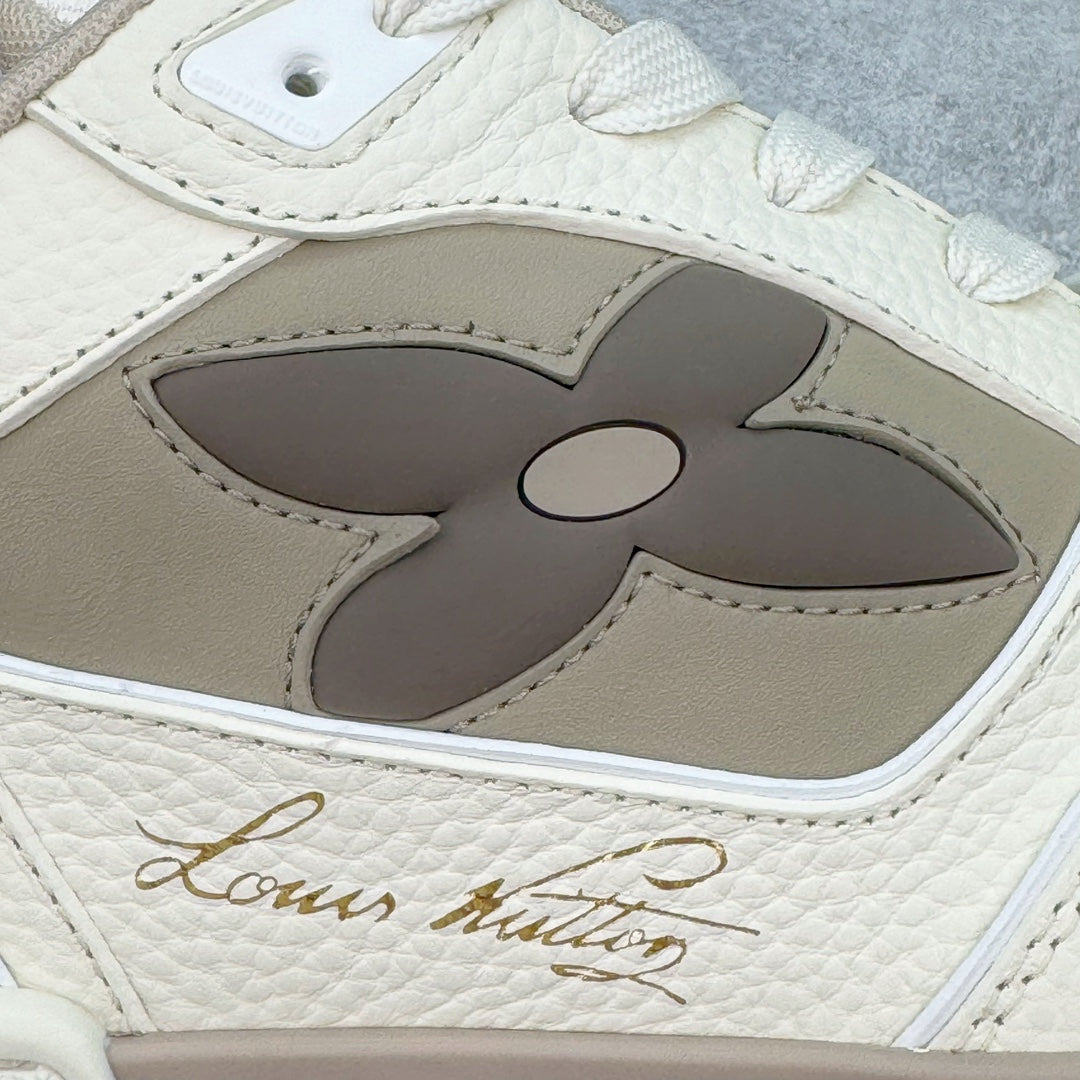 L's Beige Leather Sneakers