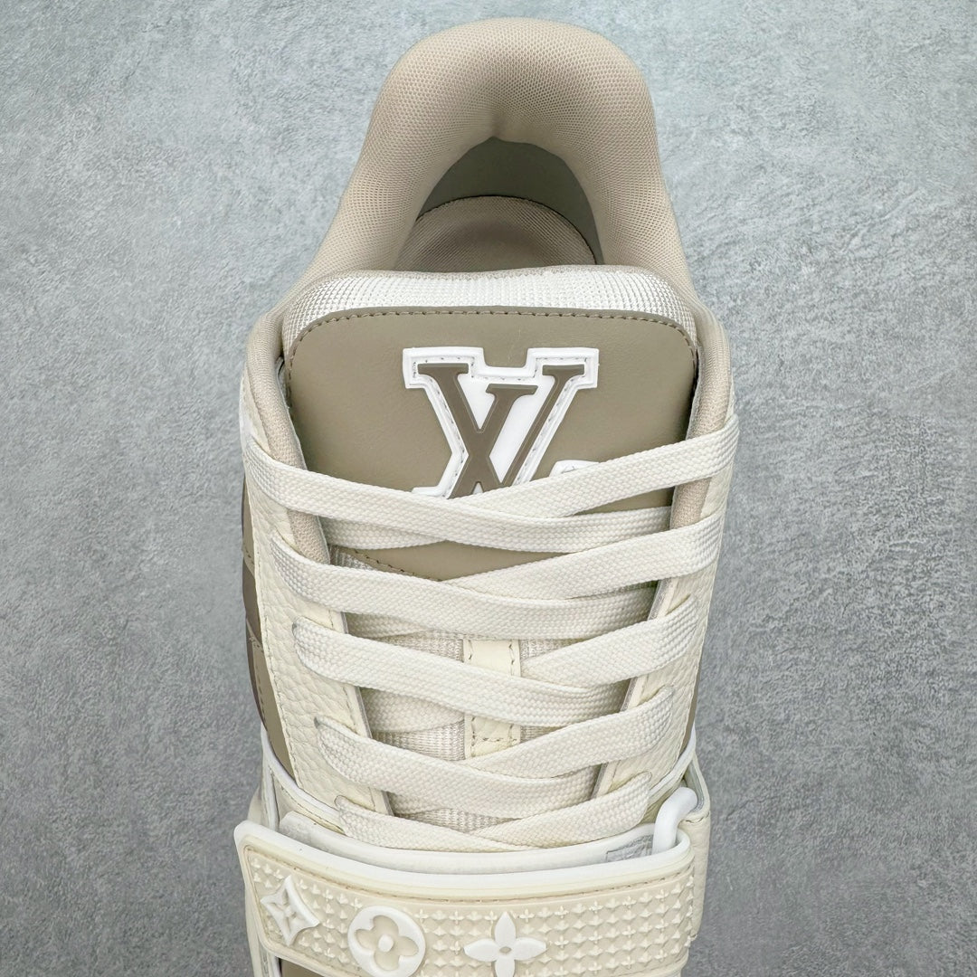 L's Beige Leather Sneakers