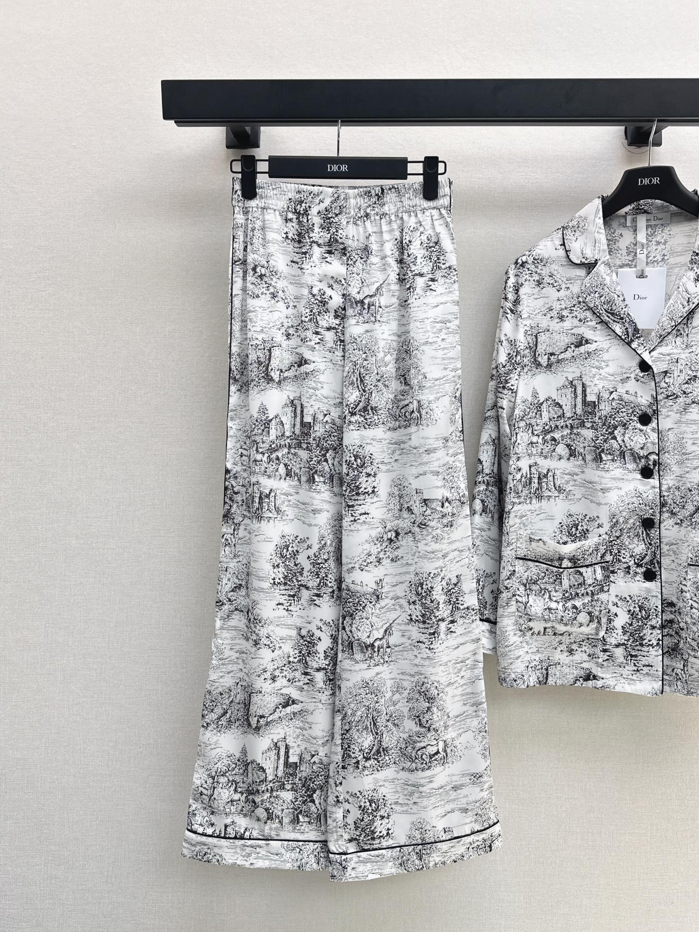 New Landscape Print Lapel Top and Pants